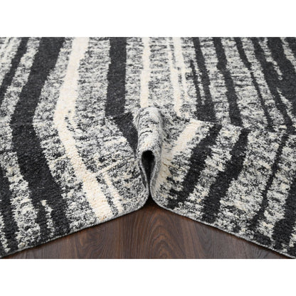 8'3"X10' Black And Ivory Modern Design Organic Wool Oriental Rug