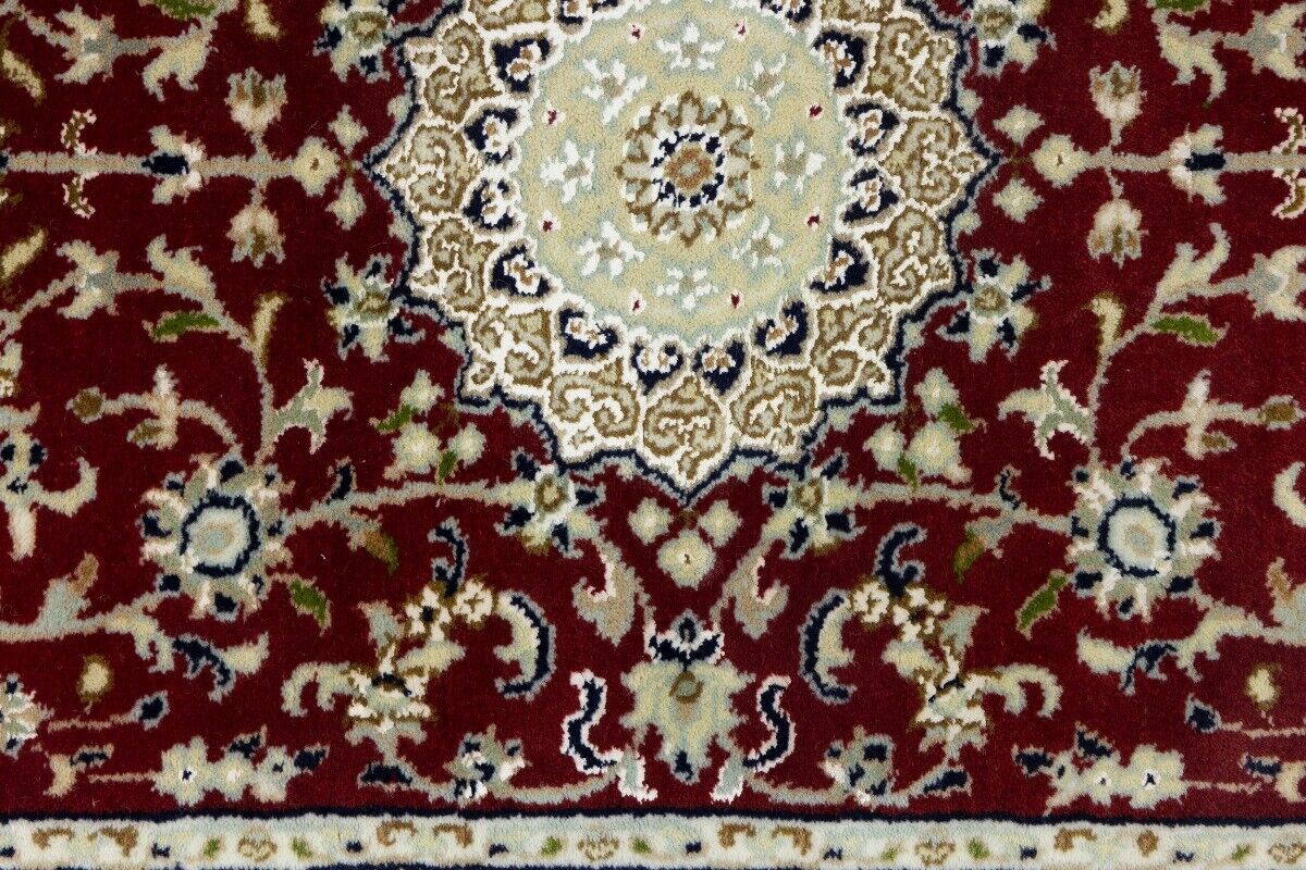 Handmade Indo-Nain Oriental Rug Classic Red