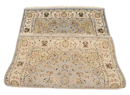 Handmade Extra Fine Indo-Nain Oriental Rug