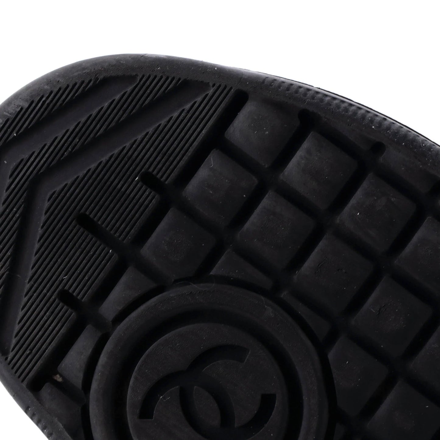 Chanel Women'S Cc Low-Top Sneakers Suede And Leather