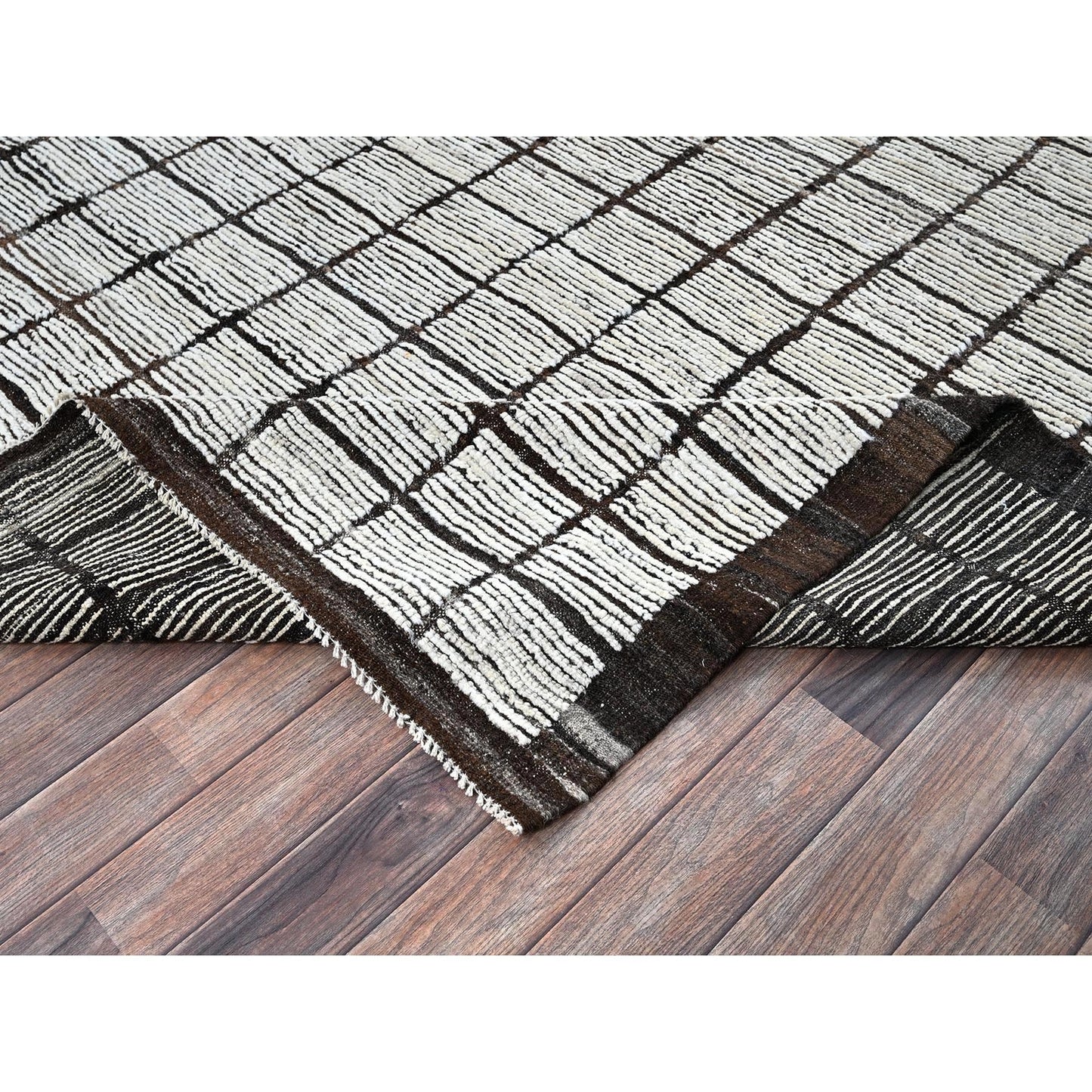 9'7"X11'8" White Moroccan Weave With Grid Design All Wool Hand Knotted Rug