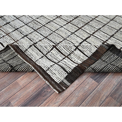 9'7"X11'8" White Moroccan Weave With Grid Design All Wool Hand Knotted Rug