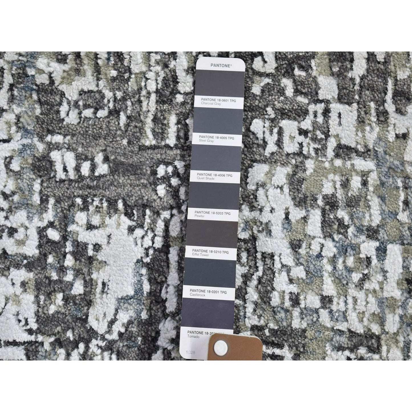 3'1"X5' Abstract Design Wool Denser Weave Hand Knotted Mat Rug