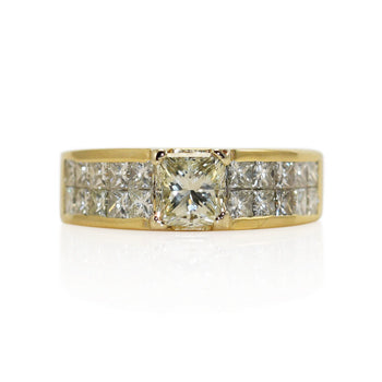 18K Yellow Gold Diamond Ring 1.00Ct Ctr Princess,