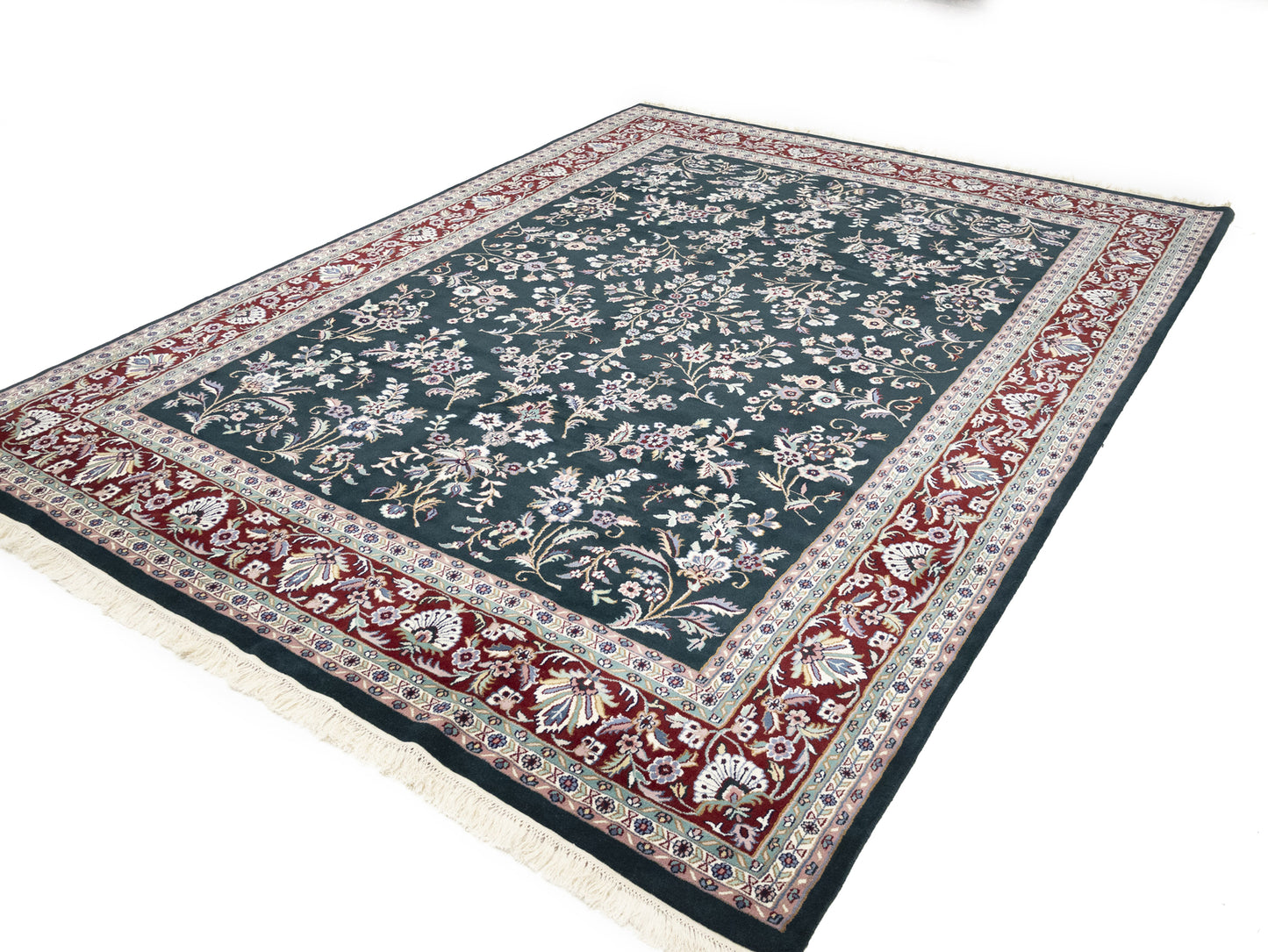 Traditional Floral Design Oriental Rug