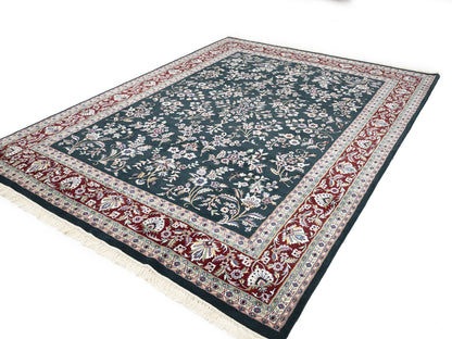 Traditional Floral Design Oriental Rug