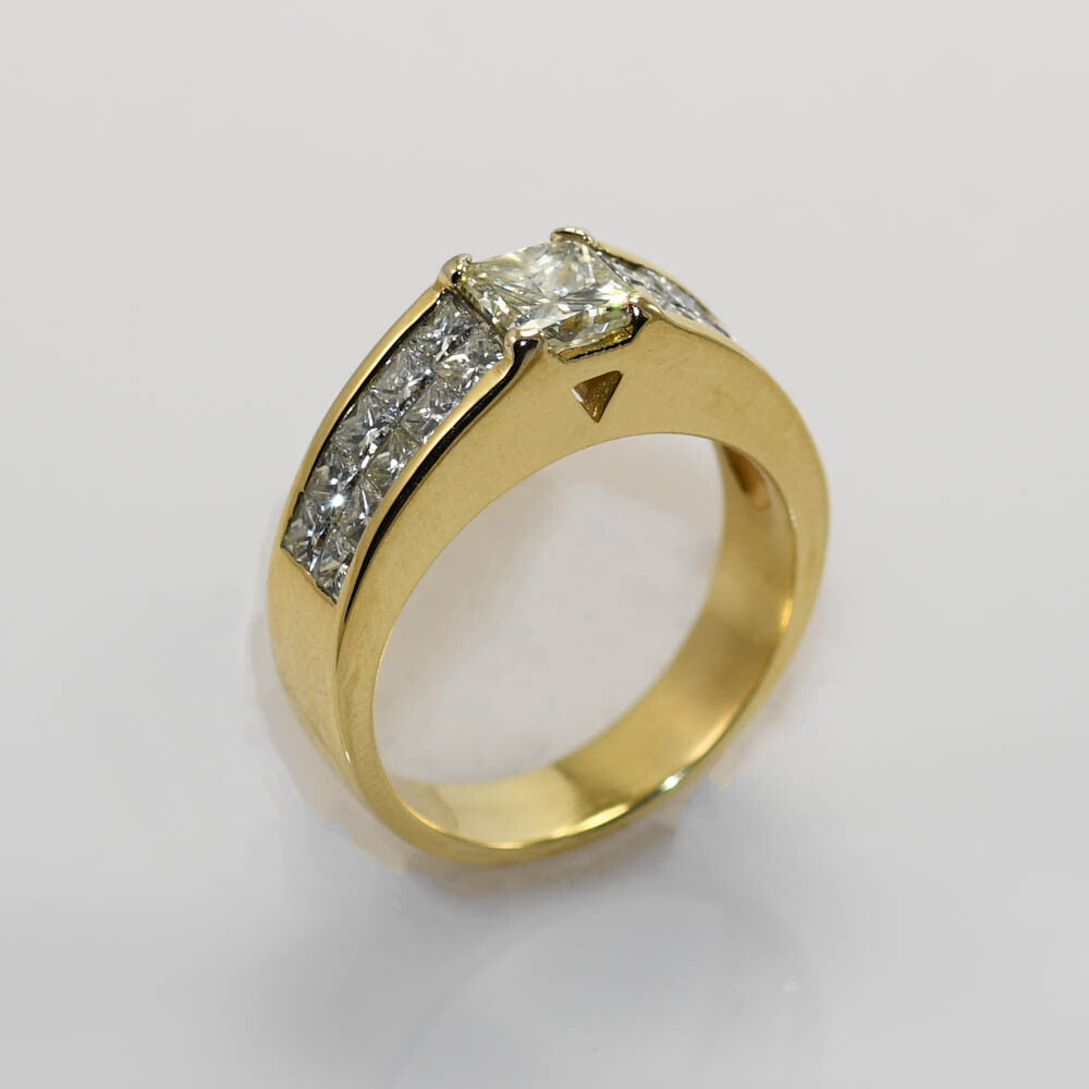 18K Yellow Gold Diamond Ring 1.00Ct Ctr Princess,