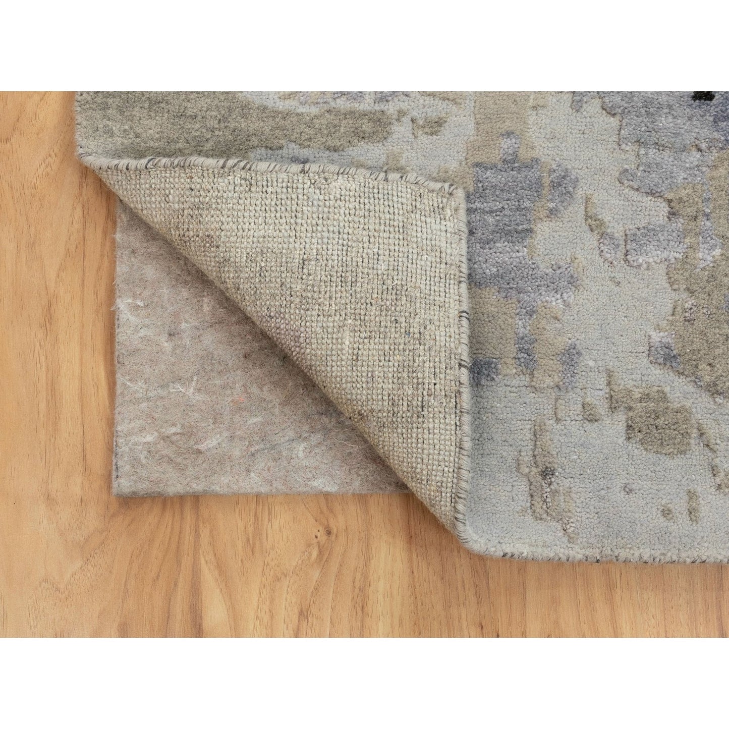 2'4"X7'5" Gray Abstract Design Wool & Silk Runner Hand Knotted Rug