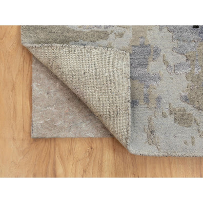 2'4"X7'5" Gray Abstract Design Wool & Silk Runner Hand Knotted Rug