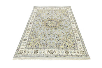 Handmade Indo-Nain Wool Rug Classic Floral