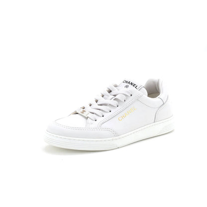 Chanel Women'S Cc Logo Low-Top Sneakers Leather
