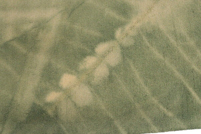 Olive Green Hand-Tufted Abstract Tie-Dye Design