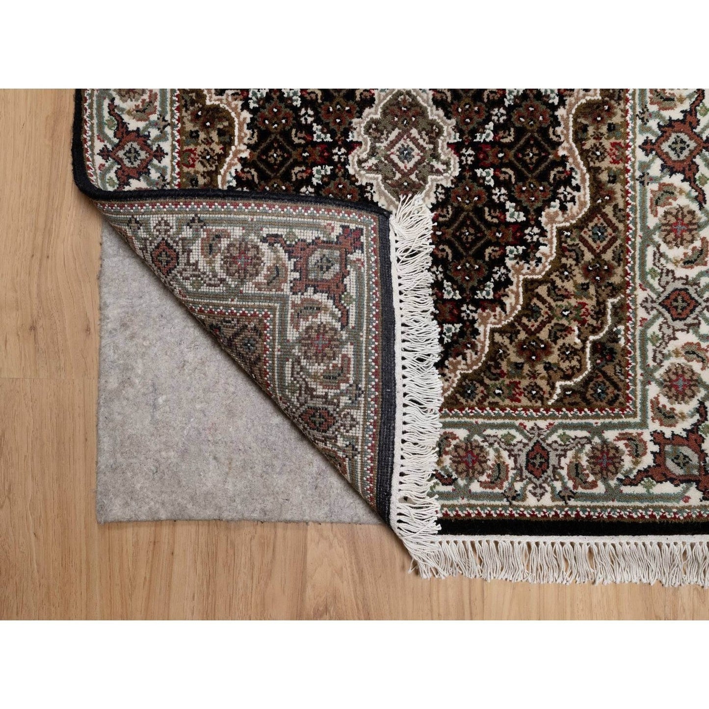 2'4"X4'9" Black Tebraz Mahi With Medallion Design Wool Rug Hand Knotted