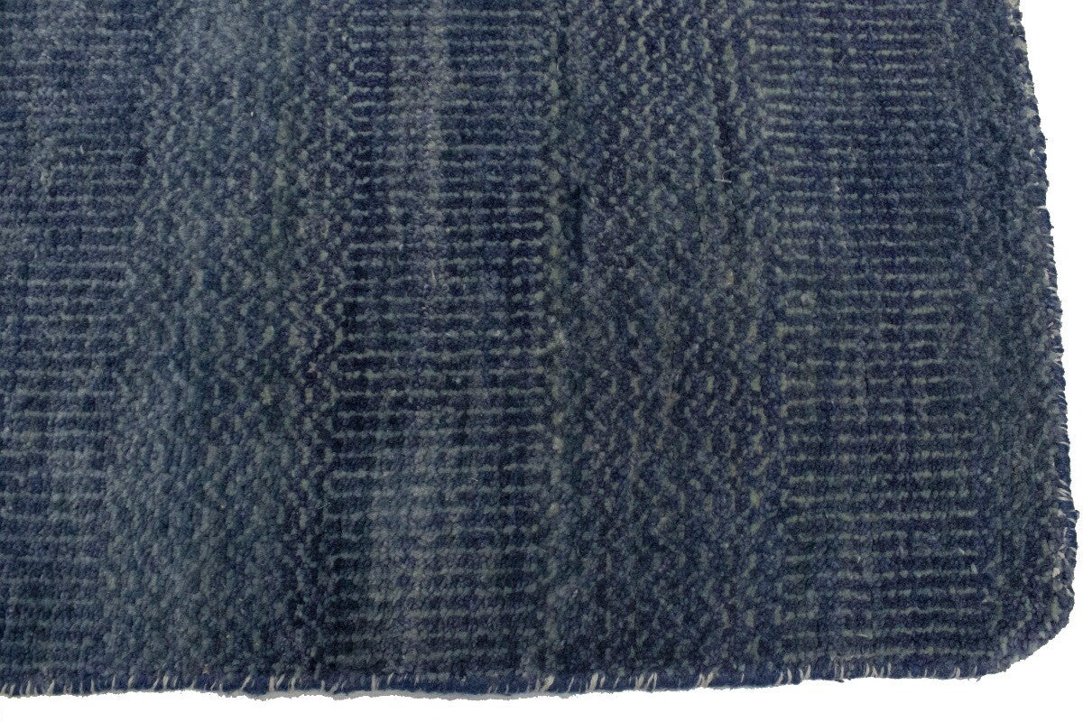 Modern Oriental Narrow Runner Rug Contemporary