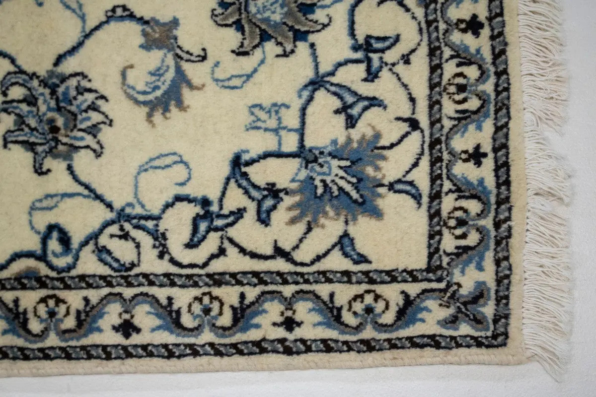 Classic Floral Plush 3X5 Nain Kashmar Oriental