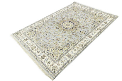 Handmade Indo-Nain Wool Rug Classic Floral