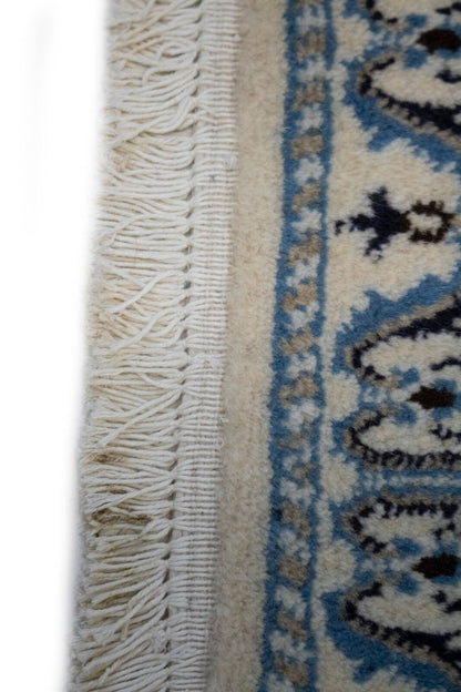 Hand-Knotted Oriental Rug Small Classic Floral