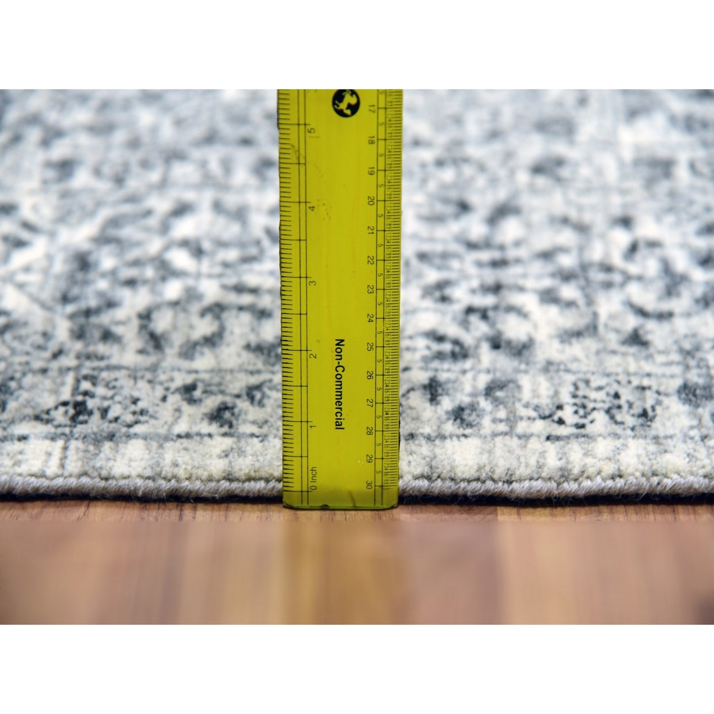 6'X6' White Mamluk Dynasty Design Undyed Wool Hand Knotted Square Rug