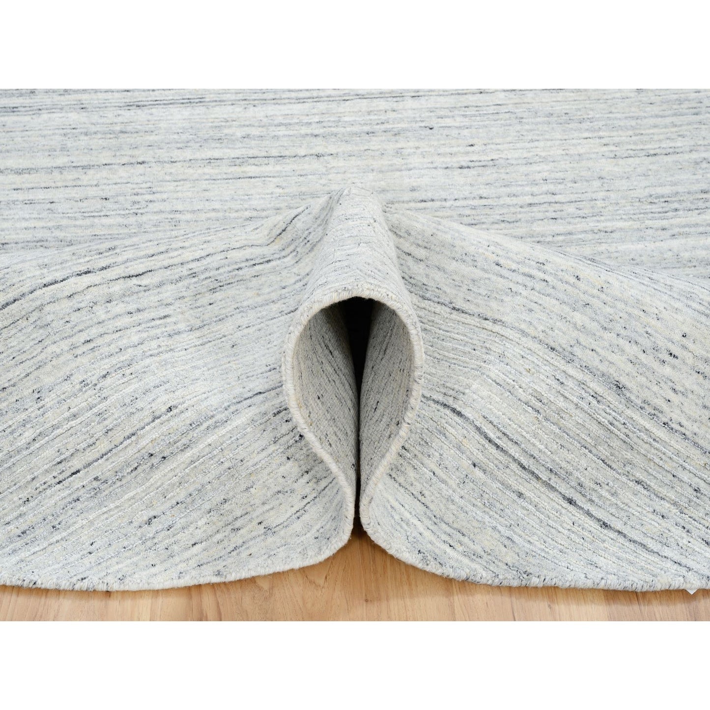 7'10"X7'10" Ivory Wool Hand Loomed Plain Modern Striae Design Round Rug