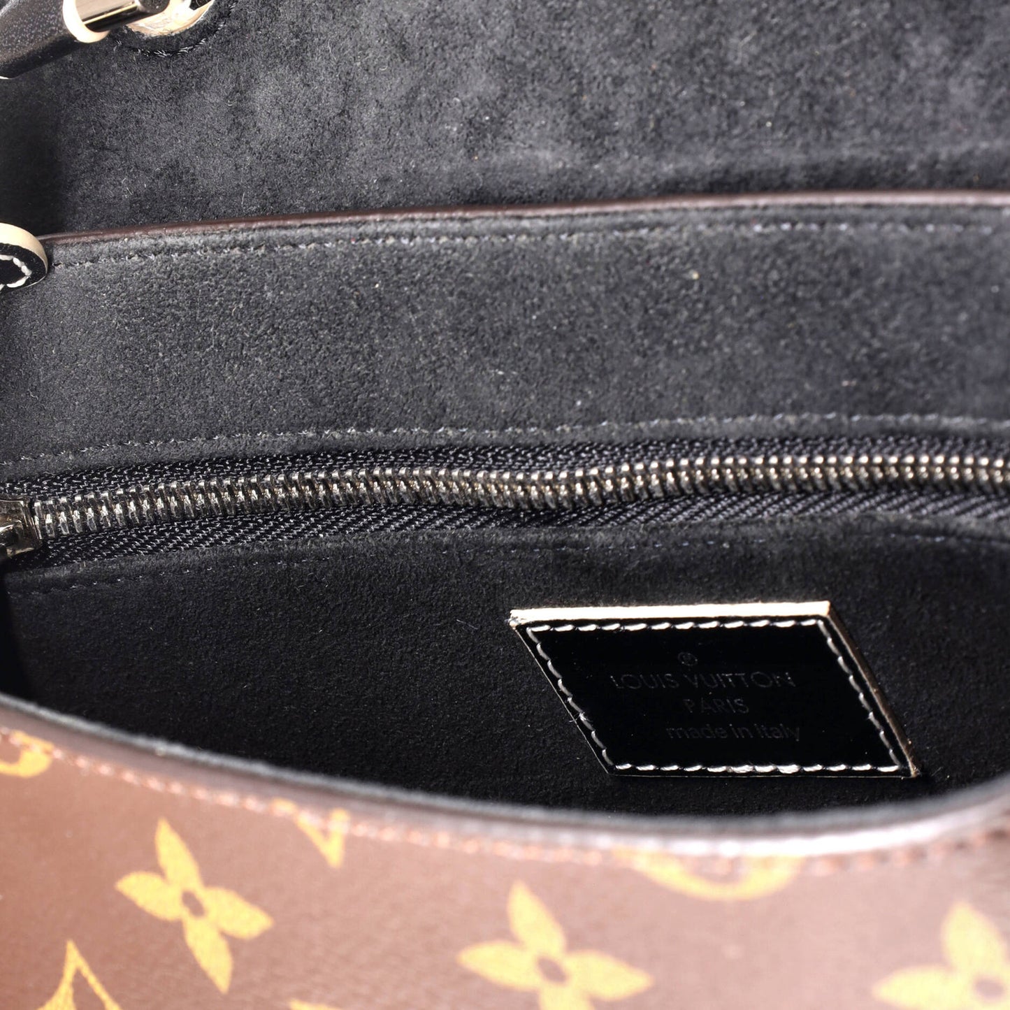 Louis Vuitton Chain It Handbag Monogram Canvas With Leather Pm