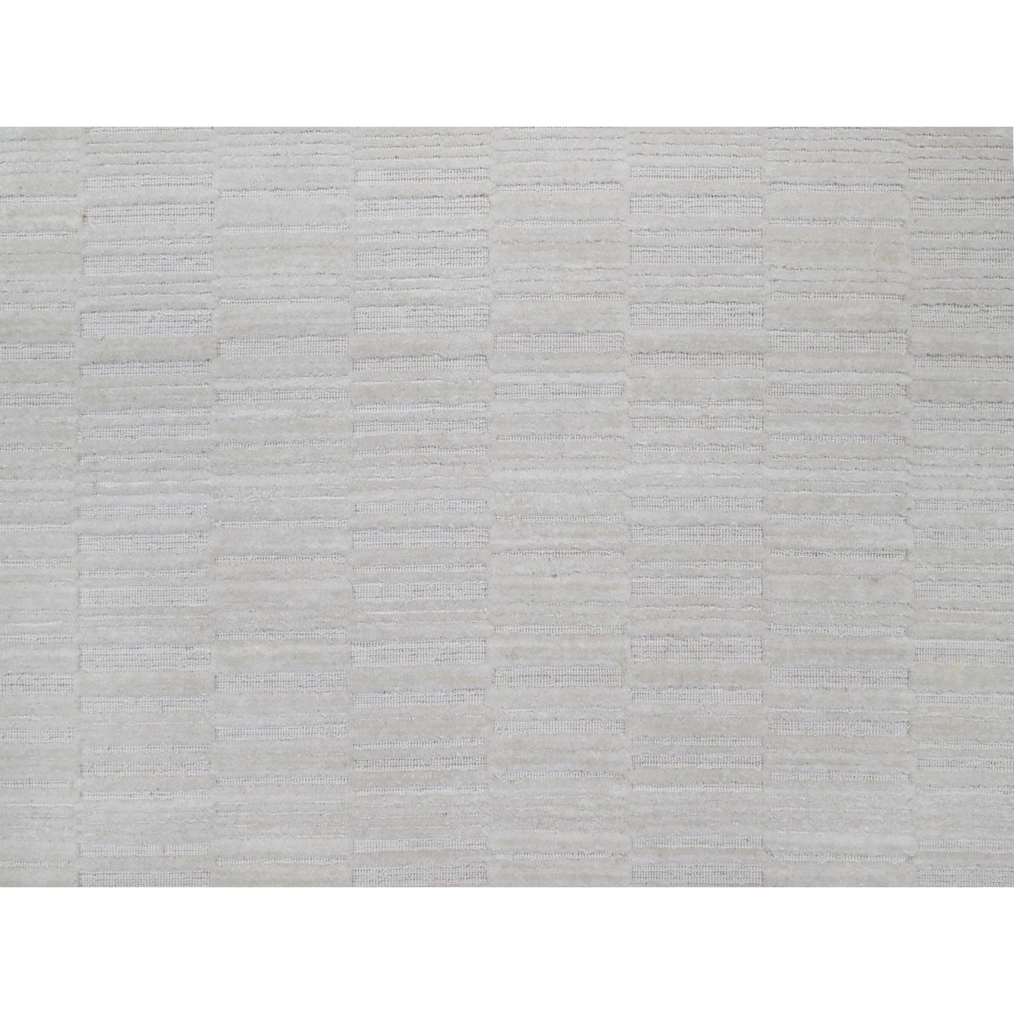 Ivory Hand Loomed 5'x5' Modern Soft Wool Striae Plain Round Design Rug
