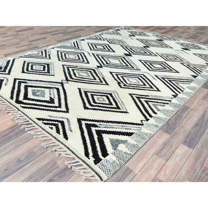 8'X10'10" Ivory Moroccan Berber Wool Hand Knotted Rug