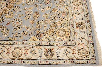 Handmade Extra Fine Indo-Nain Oriental Rug