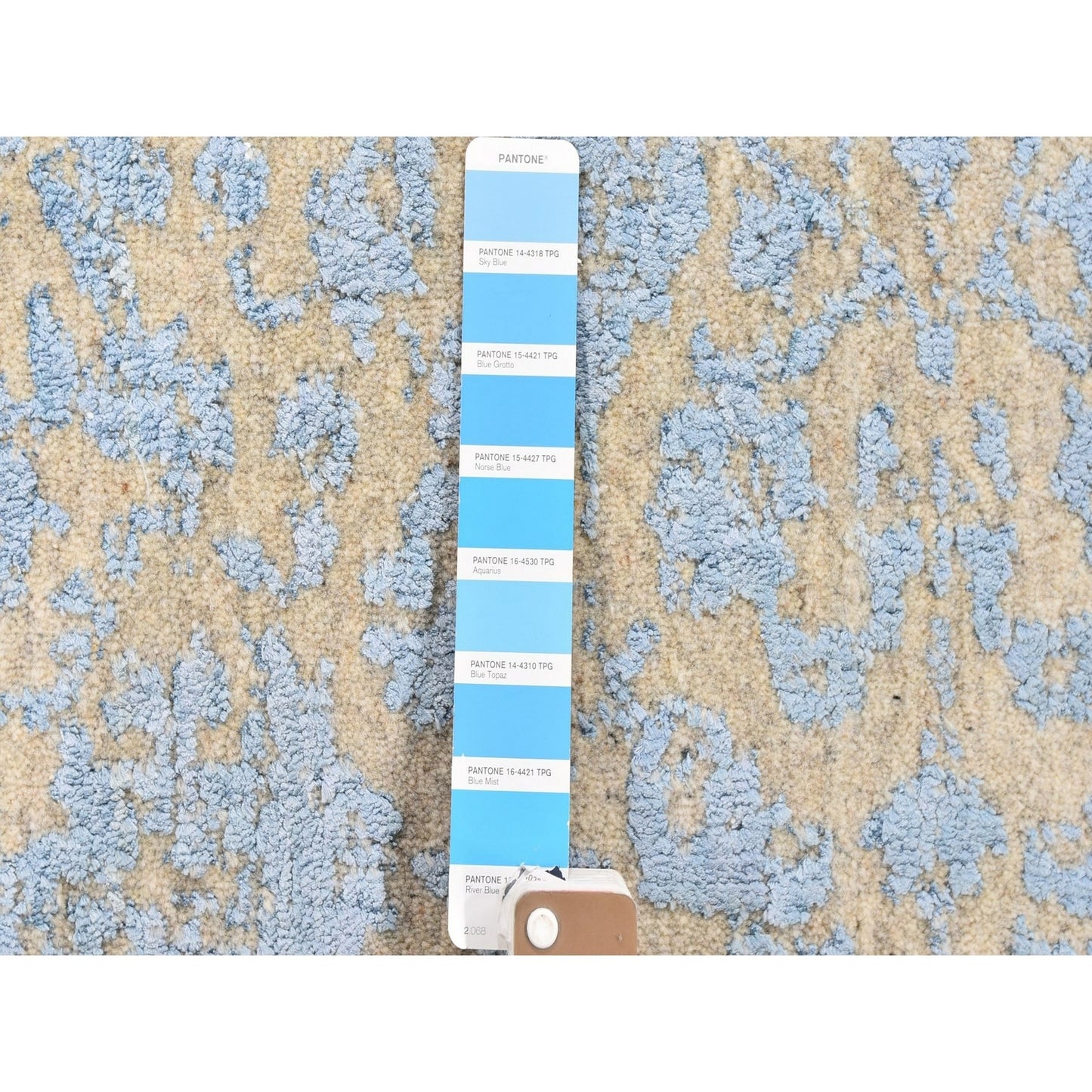 5'10"X9' Jacquard Broken Cypress Tree Design Silken Thick And Plush Rug