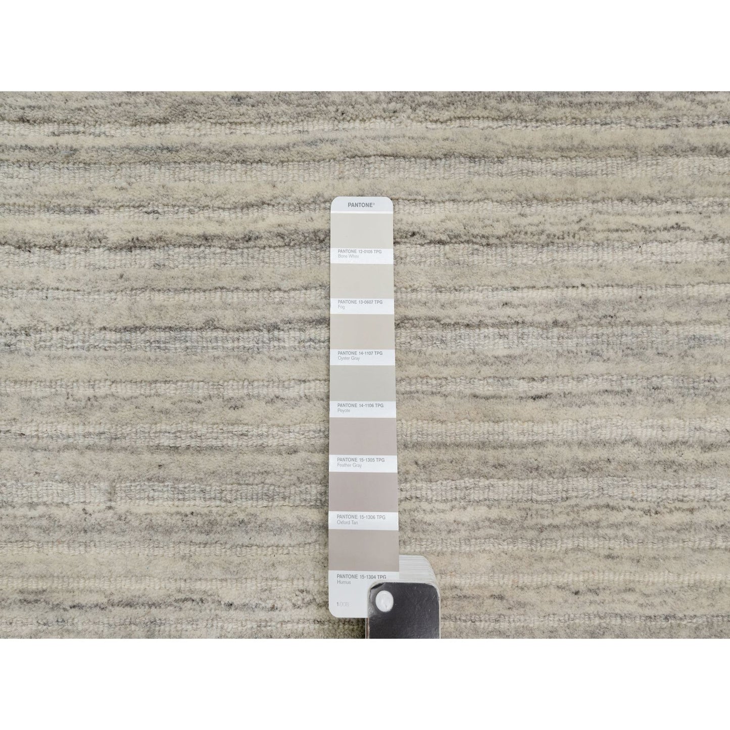 2'5"X8' Beige Plain Modern Design Undyed Pure Wool Hand Loomed Runner Rug