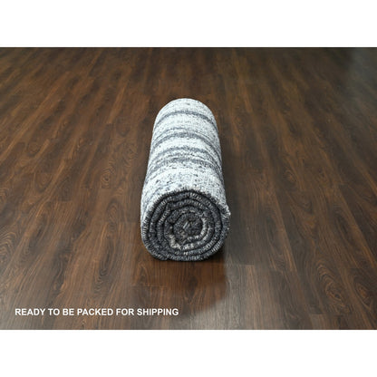 10'X13'8" Ivory And Black Wool Modern Design Hand Knotted Oriental Rug