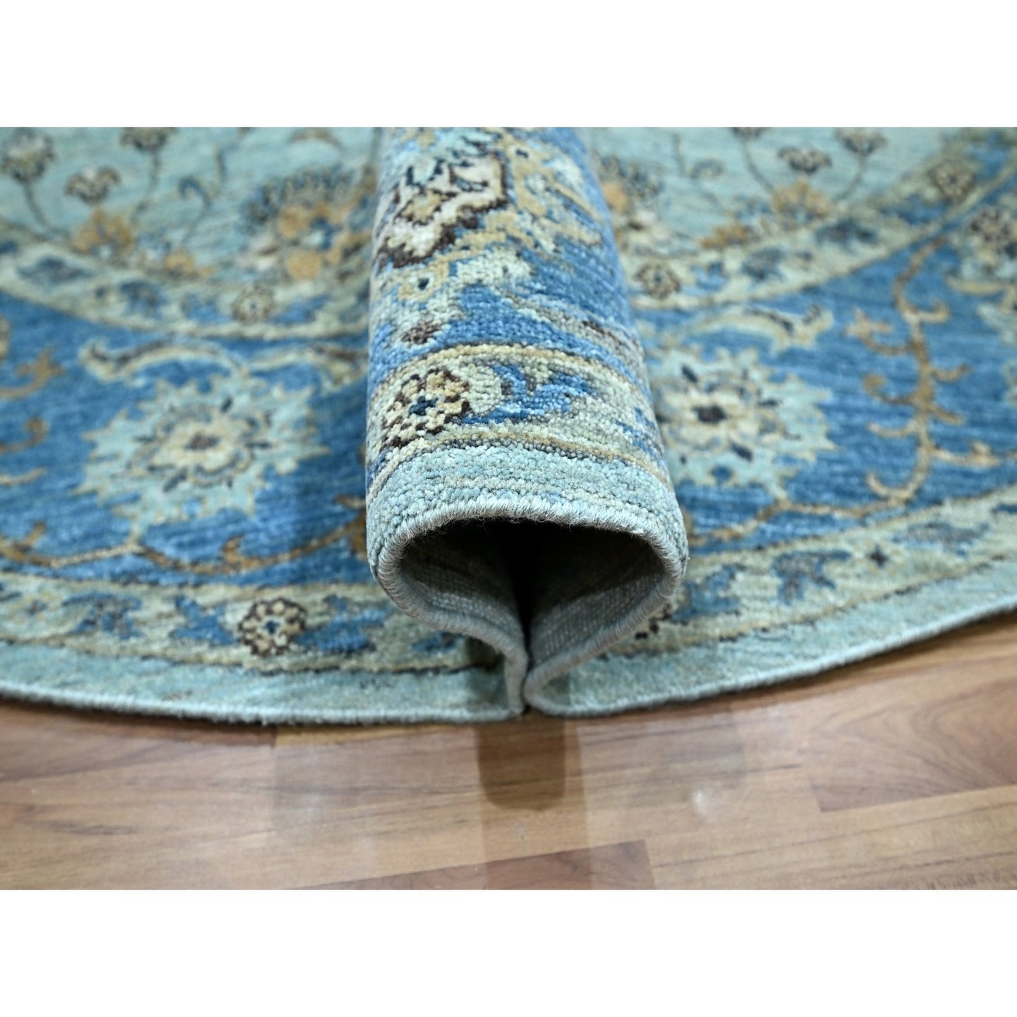 Blue round rug pure wool hand knotted flower design shah abbas blue.