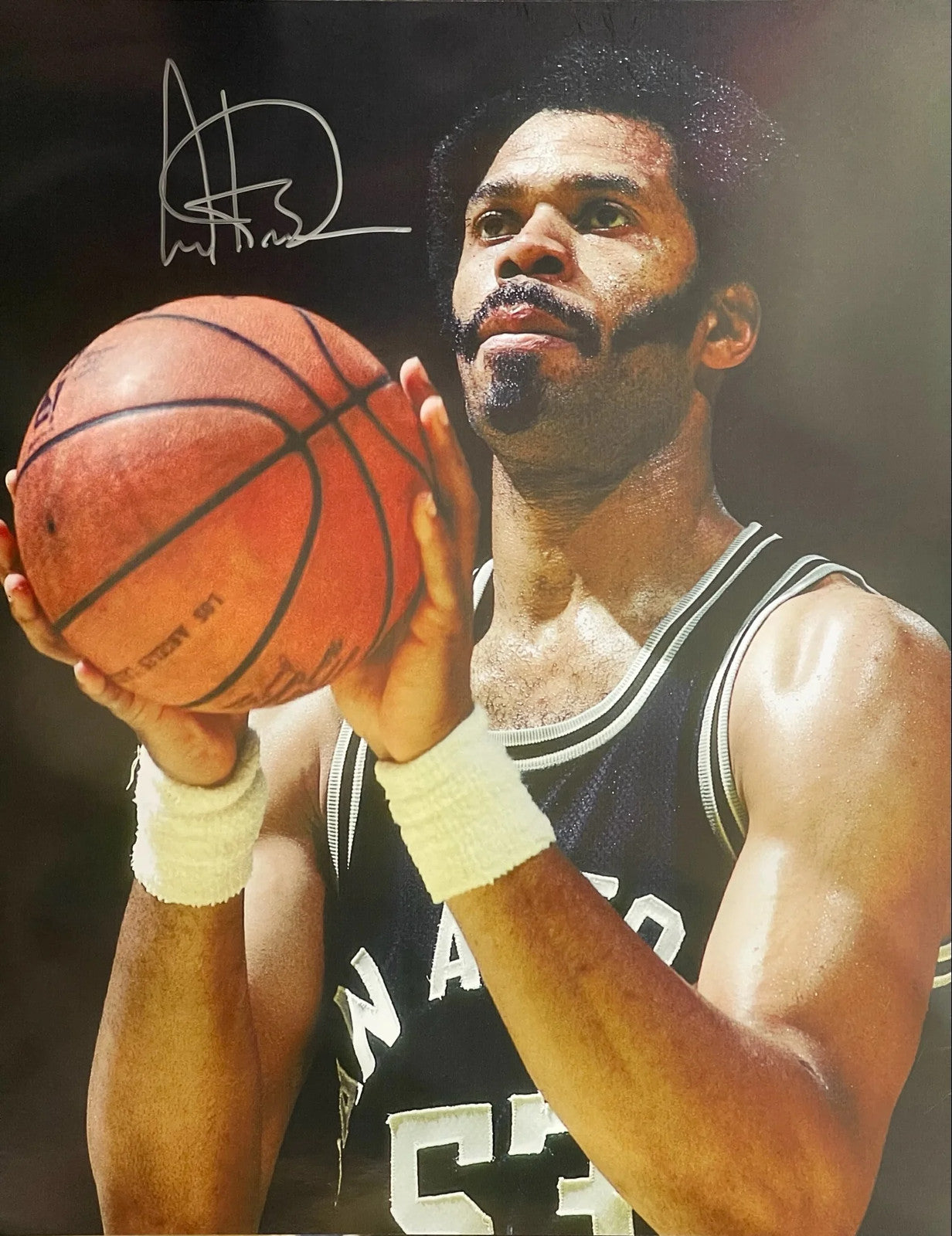 Artis Gilmore Autographed 16X20 Basketball Photo