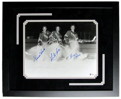 Gordie/Marty/Mark Howe Aeros Signed/Auto 11X14