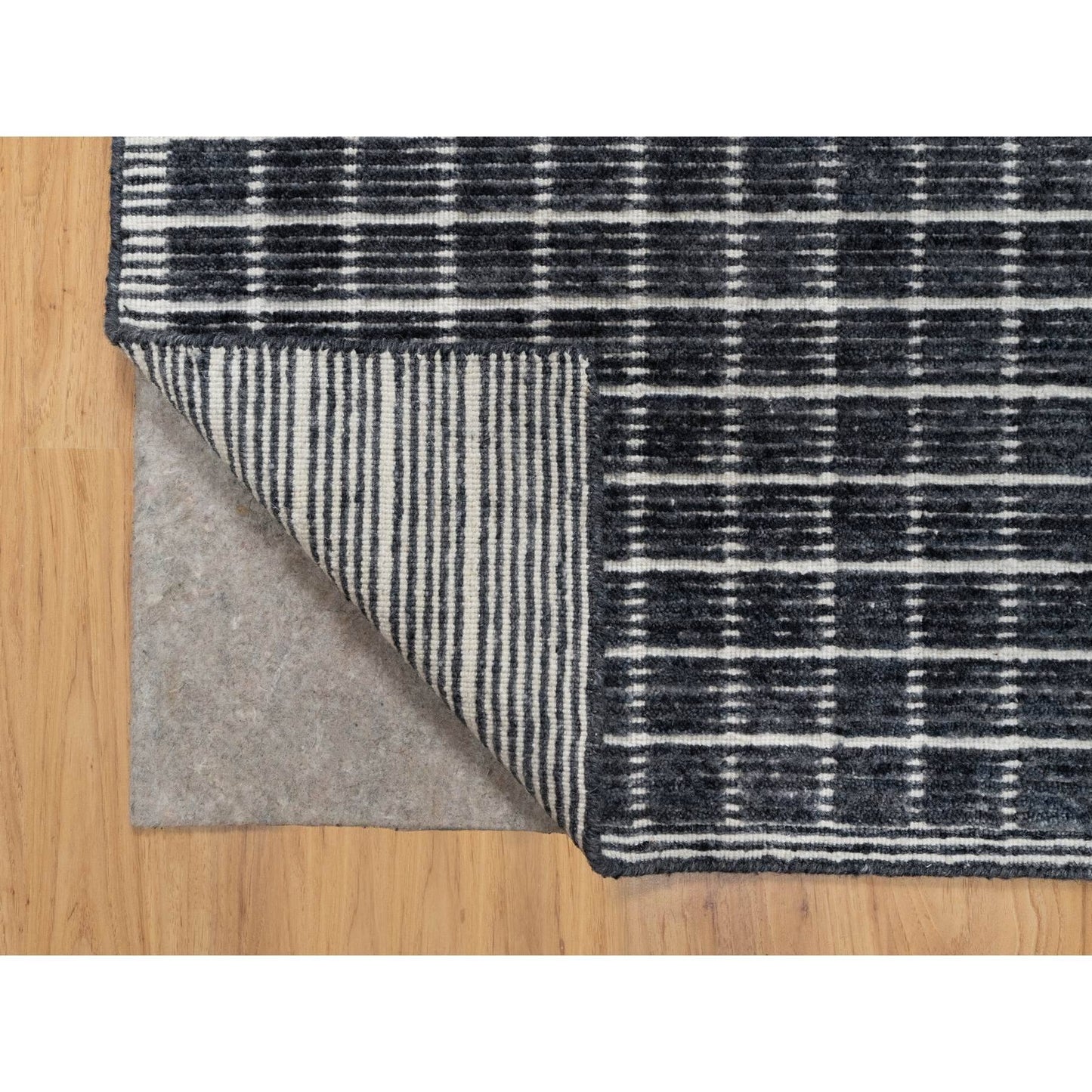 2'3"X3'1" Black Modern Natural Wool Box Design Loomed Knotted Mat Rug
