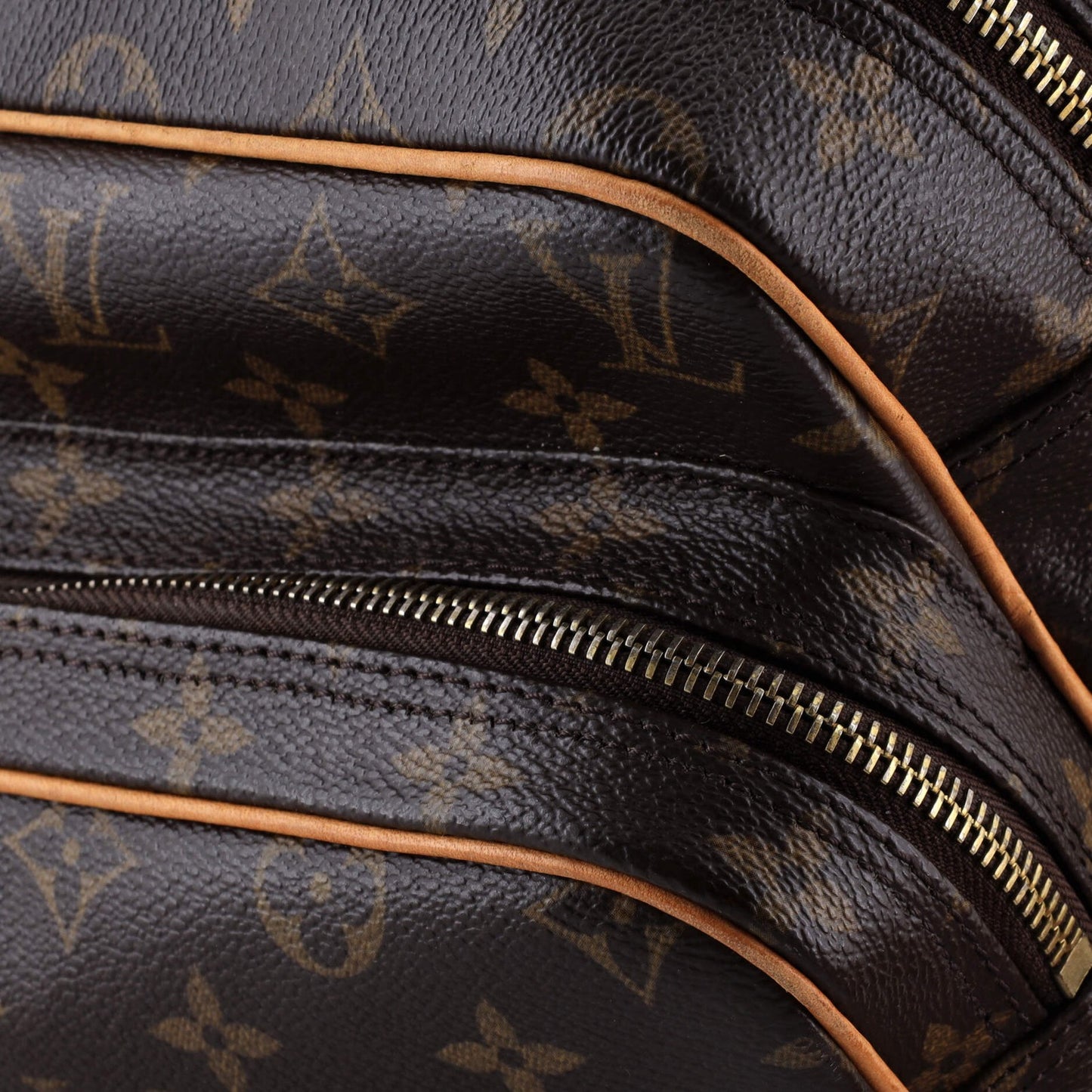 Louis Vuitton Nil Messenger Bag Monogram Canvas 28