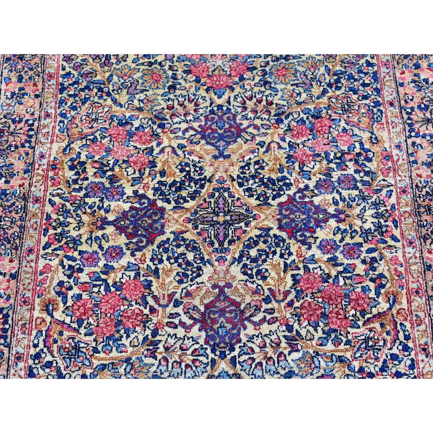 2'8"X11'6" Ivory Antique Farsian Karman Flower Design Wool Hand Made Rug