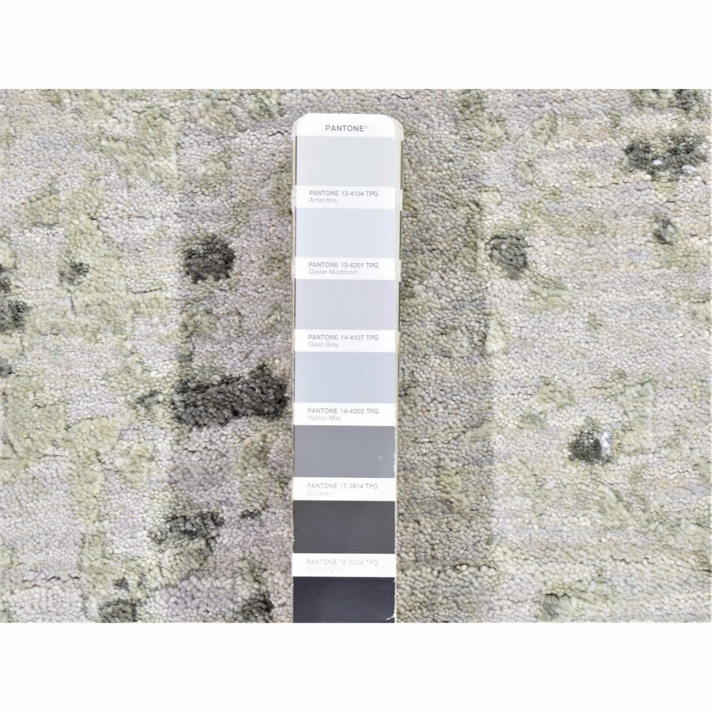2'6"X10'4" Gray Modern Abstract Design Hand Knotted Pure Wool Runner Rug