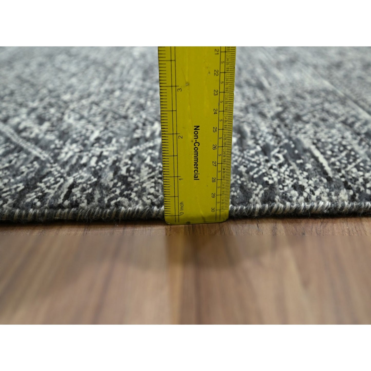 Rug 7'10"x10' Gray Intricate Geometric Design Wool and Silk Hand Knotted