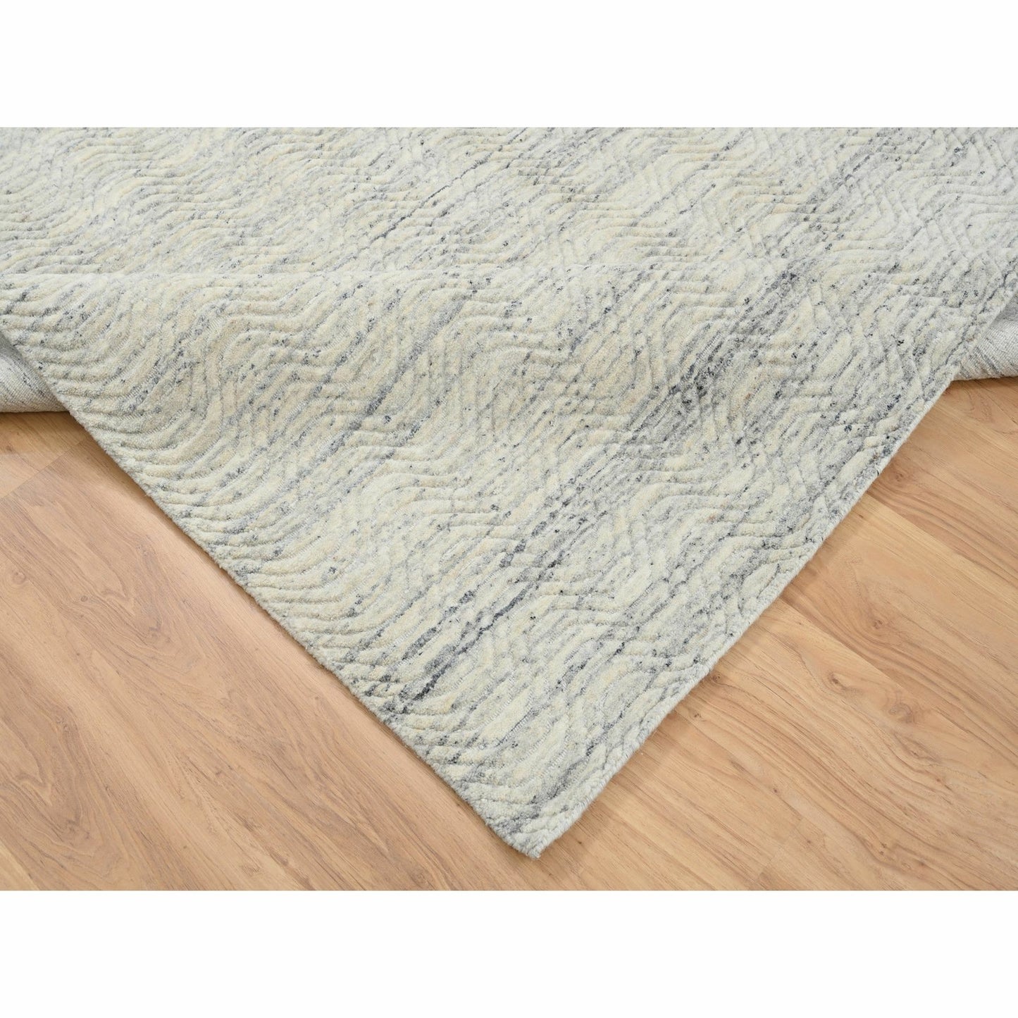 6'1"X9' Beige Variegated Textured Modern Design Wool Hand Loomed Rug