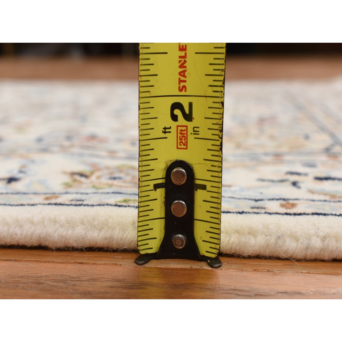 2'9"X10'2" Floral White Nain Hand Knotted 250 Kpsi Soft Wool Runner Rug