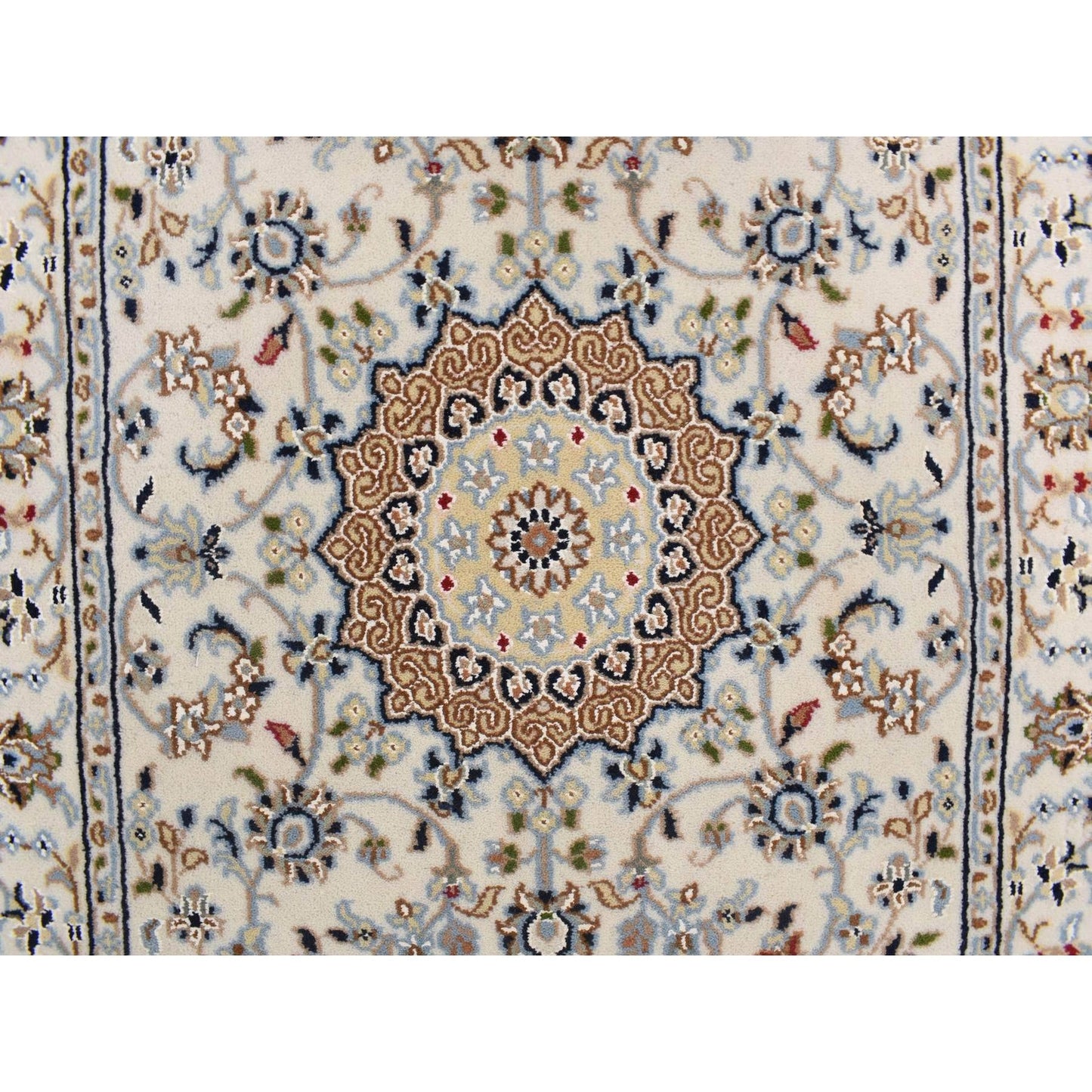 2'9"X10'2" Floral White Nain Hand Knotted 250 Kpsi Soft Wool Runner Rug