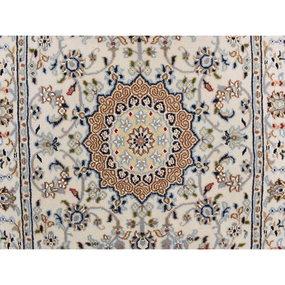 2'9"X10'2" Floral White Nain Hand Knotted 250 Kpsi Soft Wool Runner Rug