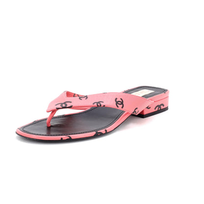 Chanel Women'S Cc Logo Thong Sandals Leather