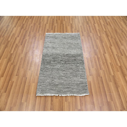 2'5"X4'1" Ice Gray Grass Design Undyed 100% Wool Hand Knotted Rug