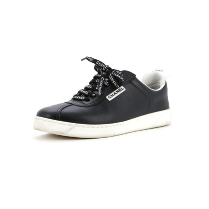 Chanel Women'S Cc Low-Top Flat Runner Sneakers Leather