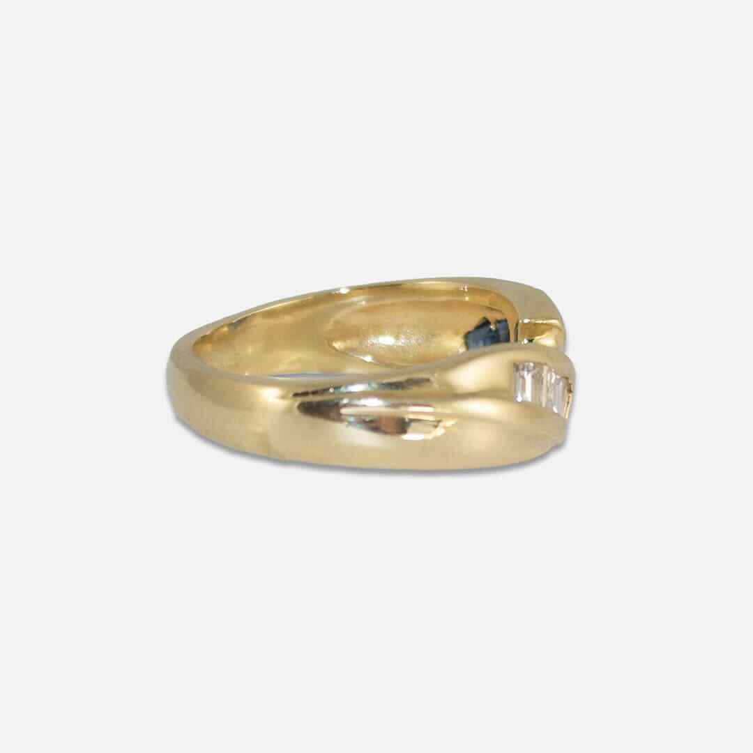 14K Yellow Gold Blue Stone & Diamond Ring 0.15Ct