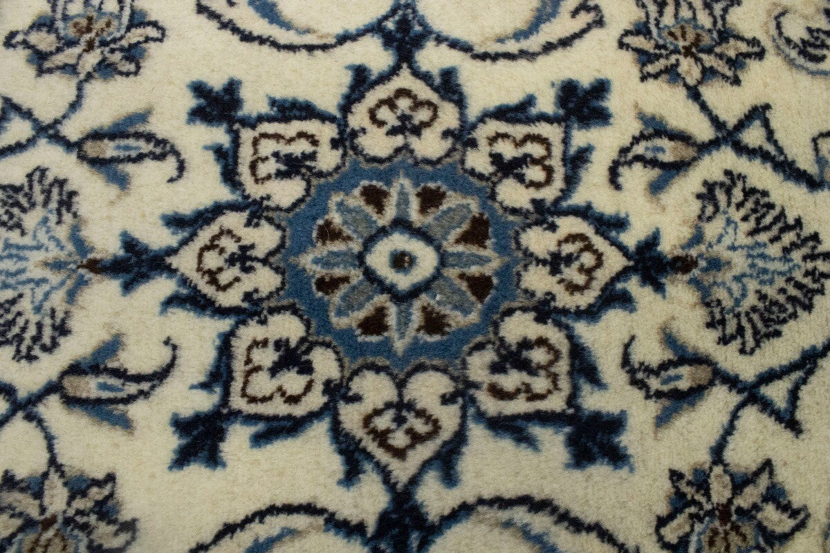 Vintage Nain Oriental Rug Cream Floral Classic