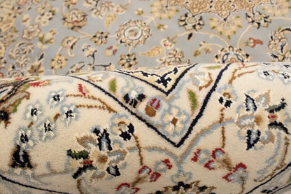 Handmade Extra Fine Indo-Nain Oriental Rug
