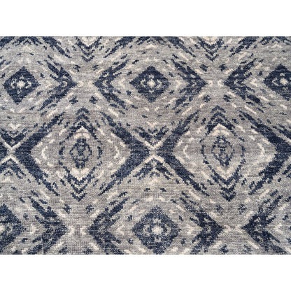 9'X12' Supple Collection All Over Square Design Erased Wool Handmade Rug