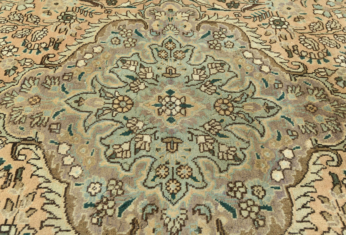 Distressed Vintage Medallion Floral Oriental Rug
